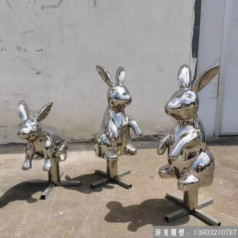 不锈钢镜面小兔子雕塑
